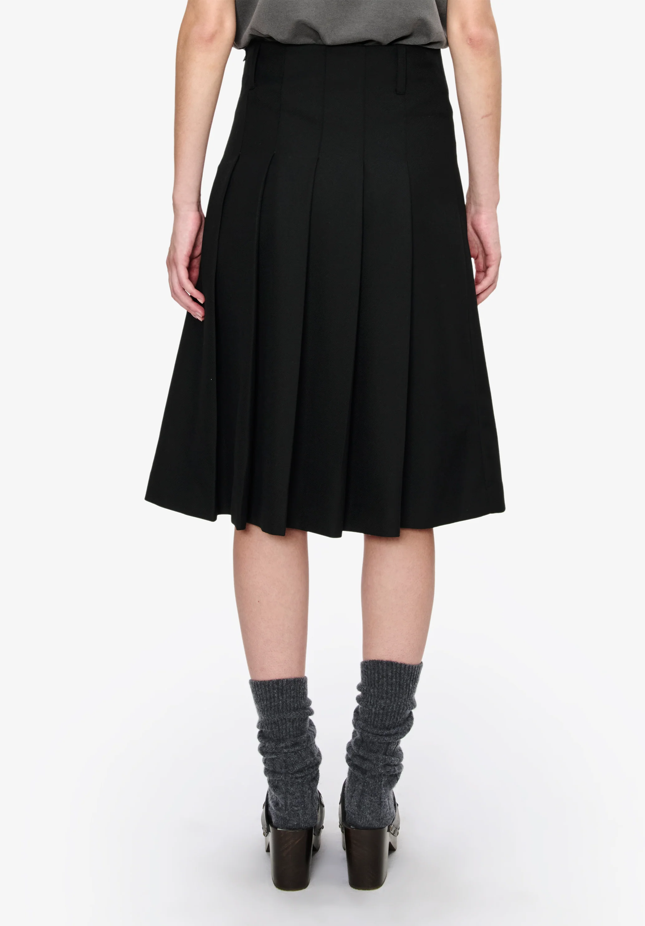 Long pleated skirt - Image 5