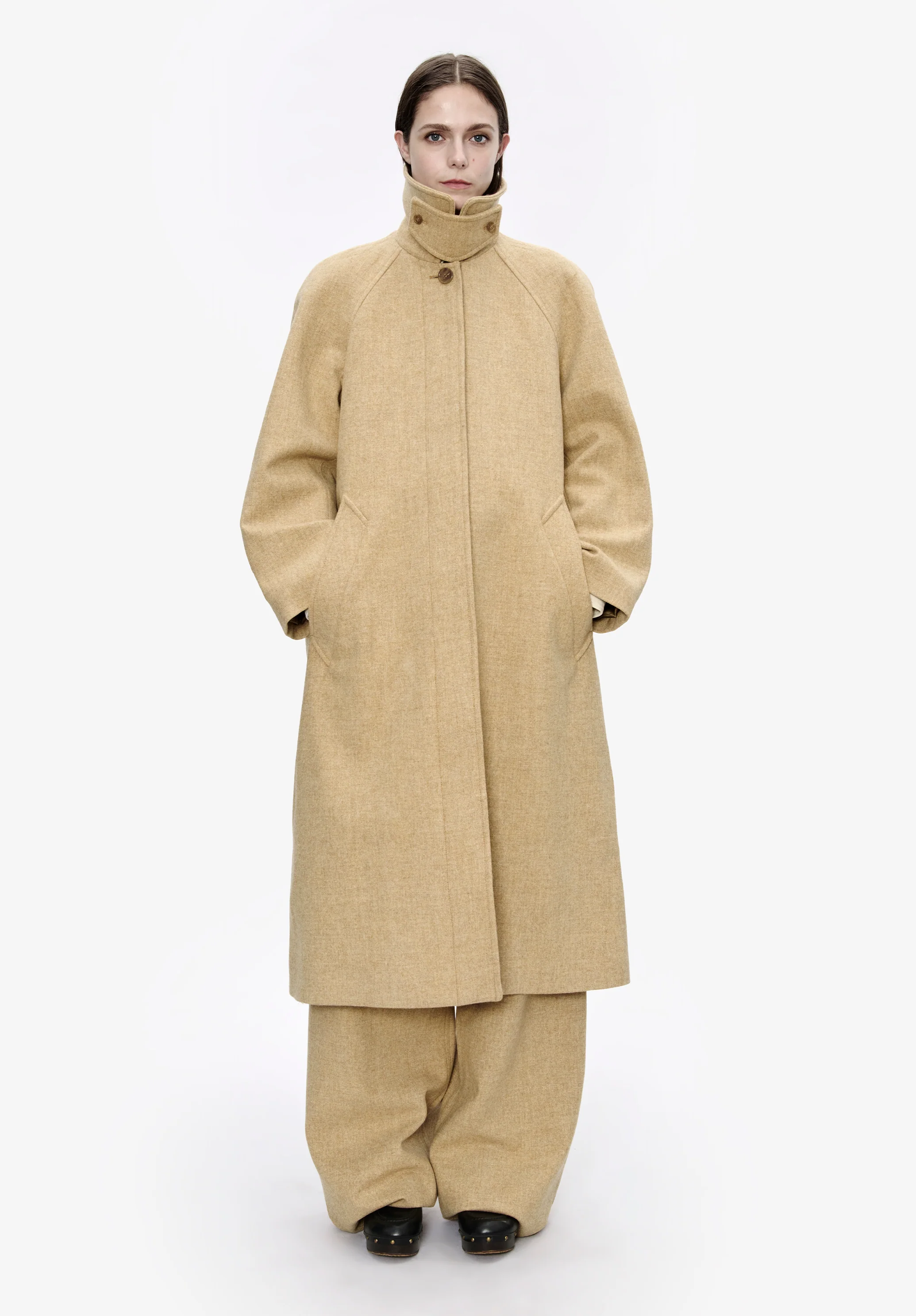 Oversize solid-colour coat with raglan sleeves - Image 4