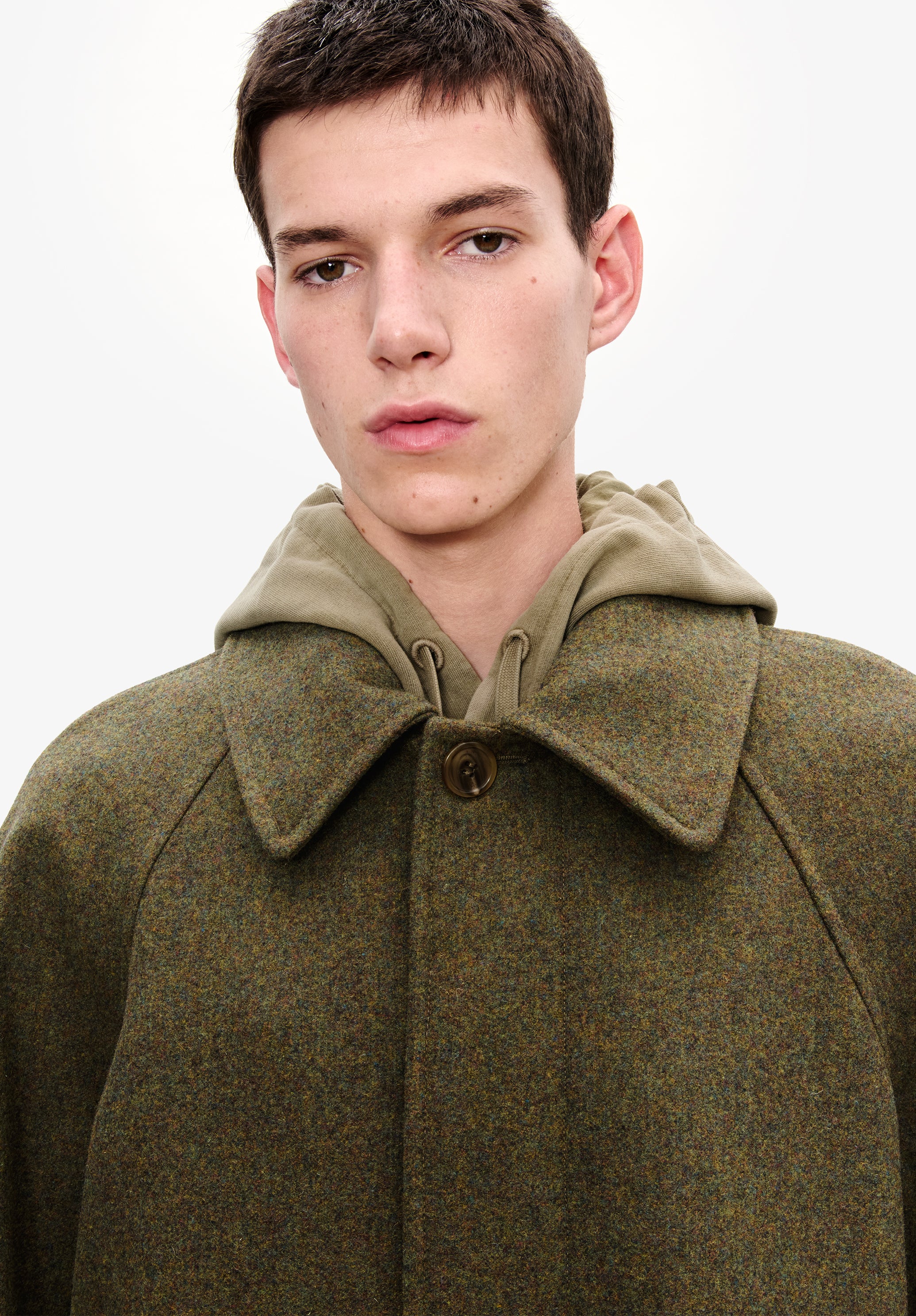 Oversize solid-colour coat with raglan sleeves - Image 5